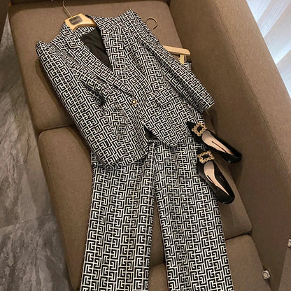 Geometric Pattern Black and White Pant Suit Set